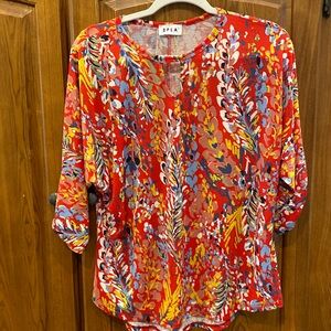 💜💜 SPLA wrinkle free 3/4 sleeve blouse. Size Small. Beauitiful Colors.
